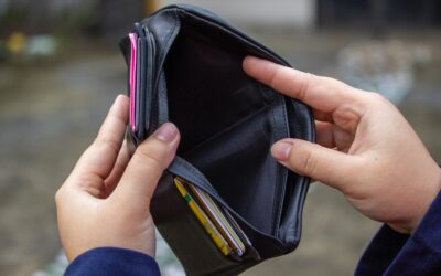 Picture of a wallet with no money in it