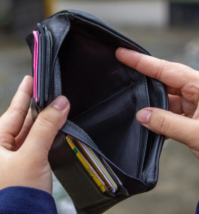Picture of a wallet with no money in it